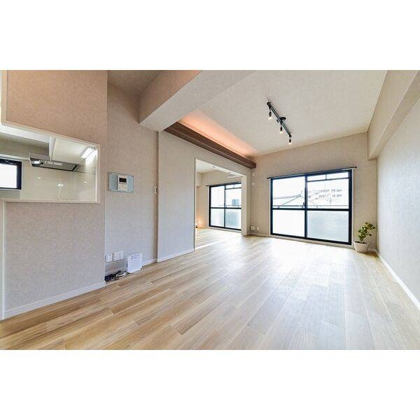 SEASONCOURT FUKUE 室内写真3