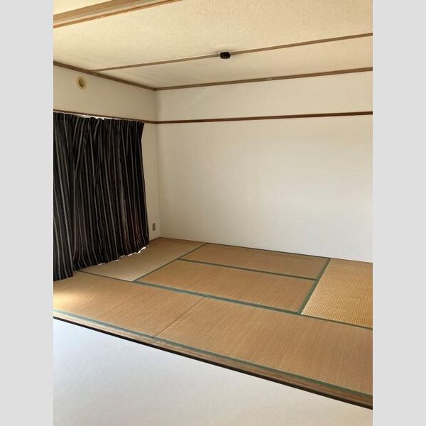 中日ハイツ 室内写真1