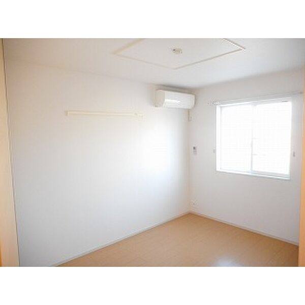ピュアシス若松 室内写真3