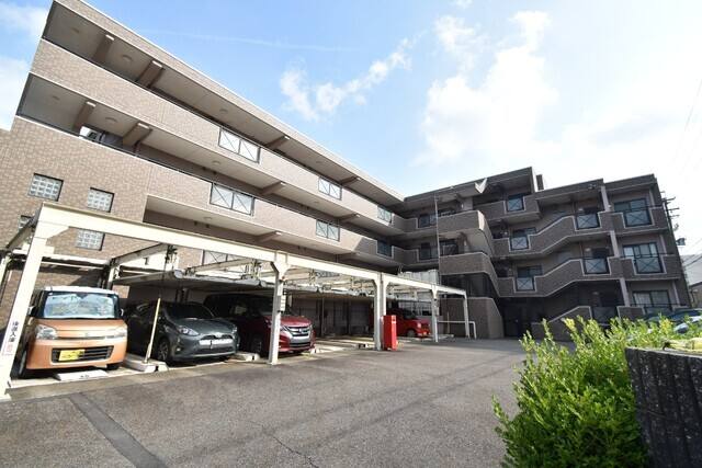 エストマール川名 建物画像