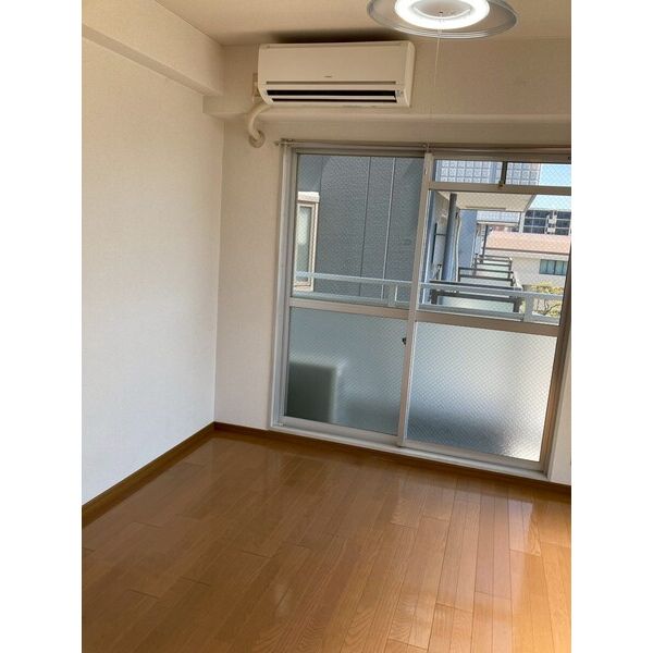 トレックビル 室内写真1