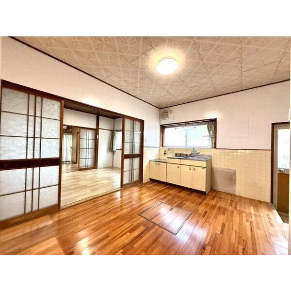 岐阜市天池丁目戸建 室内写真2