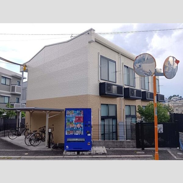レオパレス南春日丘 建物画像