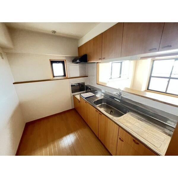 ルミエール茜部 室内写真3
