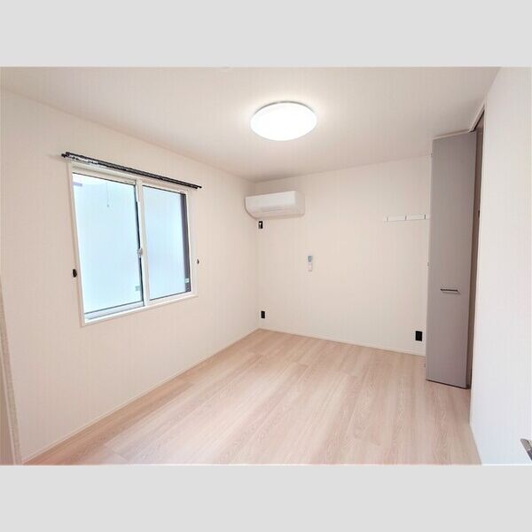 Auspicious House 室内写真5