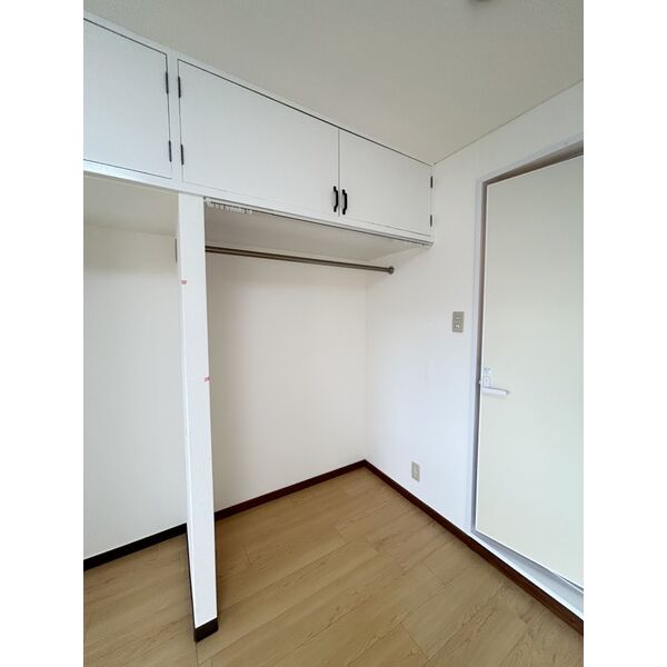 ローズレジデンス西八代 室内写真2