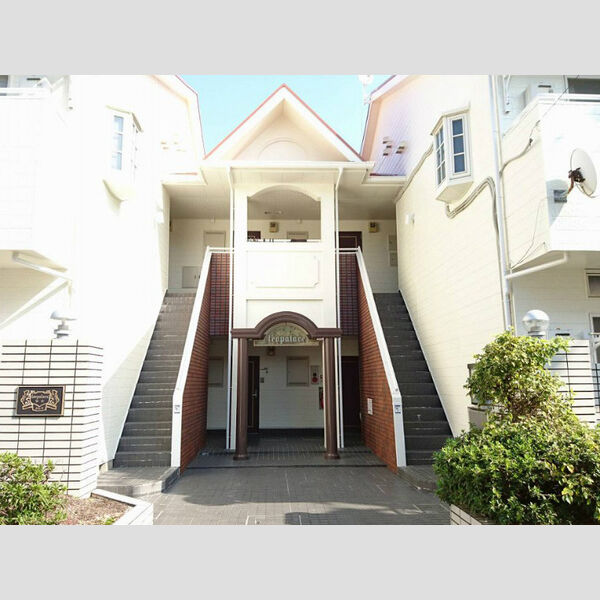 レオパレス松田 建物画像