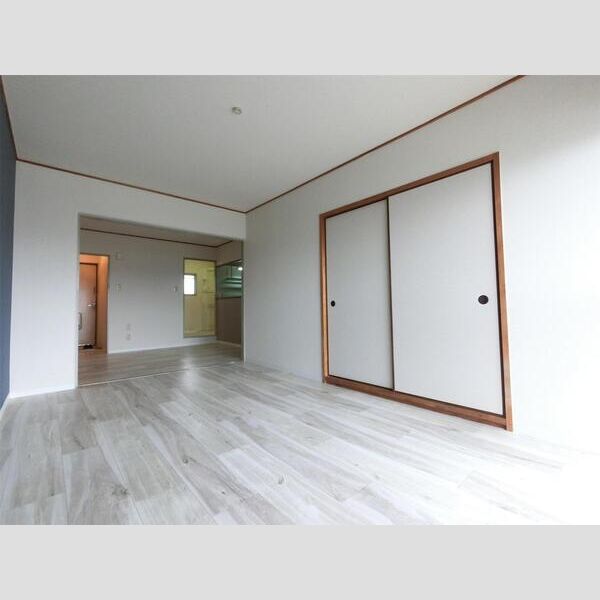 南方マンション 室内写真1