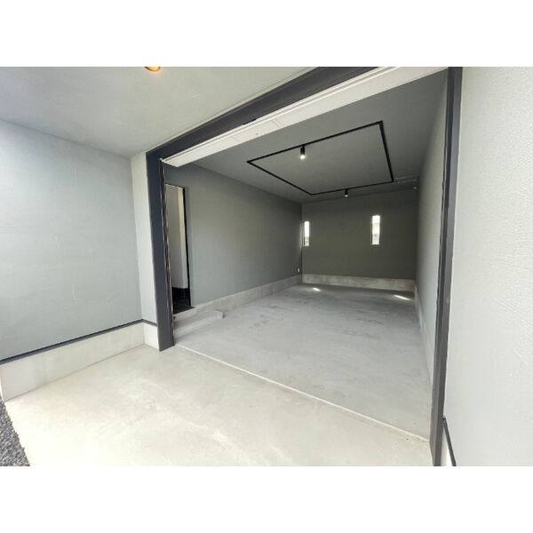 Garage d`Arte 室内写真1