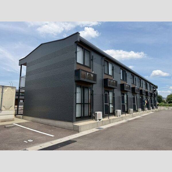 レオパレスラ シェーヌ可児 建物画像