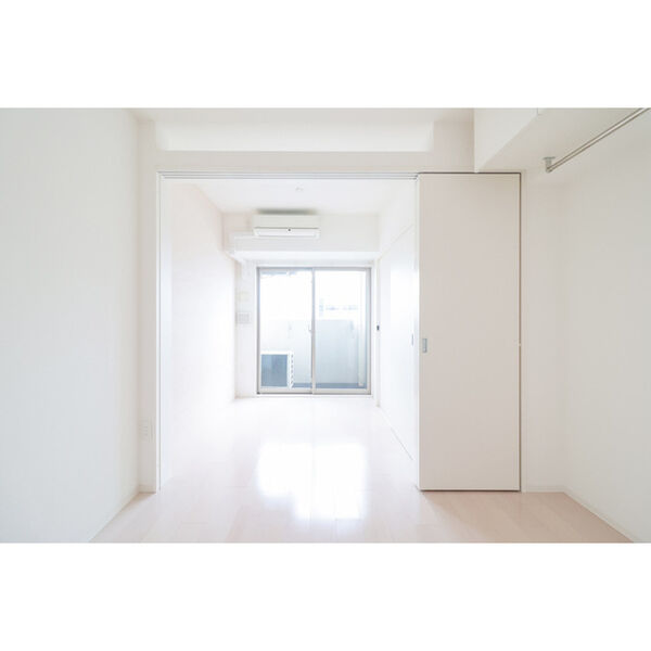 SERENiTE本町reflet 室内写真1