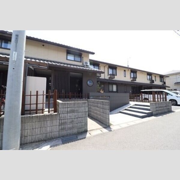 WEST COURT 楓