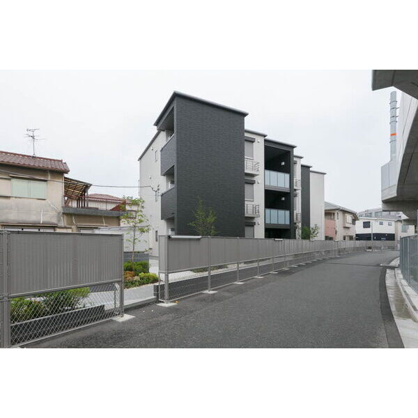 シャーメゾン伽羅橋 建物画像