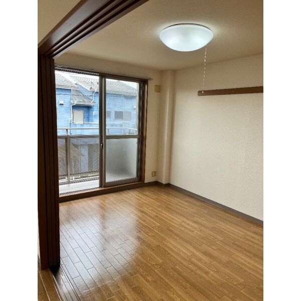 Surplus KAWATA 室内写真8