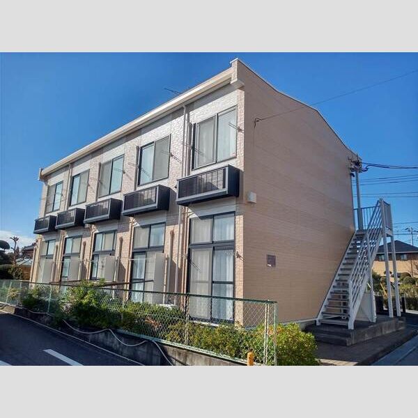 レオパレスルミエールエスト 建物画像