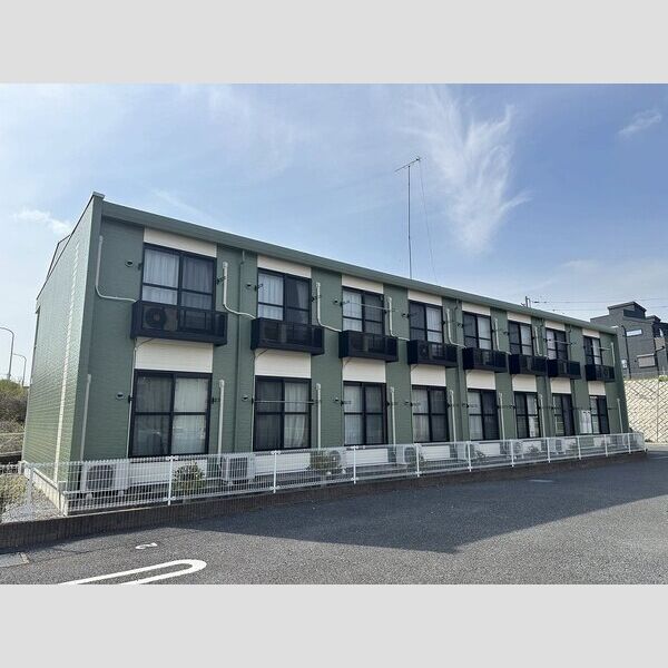 レオパレスリビングメイト学園前 建物画像