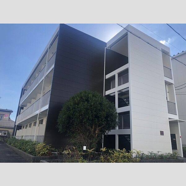 レオパレスYAMAKOⅣ 建物画像