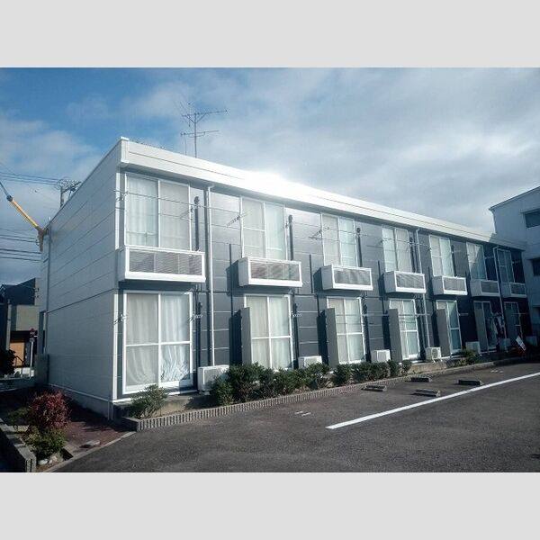 レオパレスマリーナ 建物画像