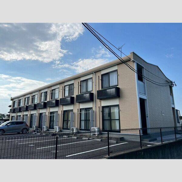 レオパレスポートリーファームⅡ 建物画像