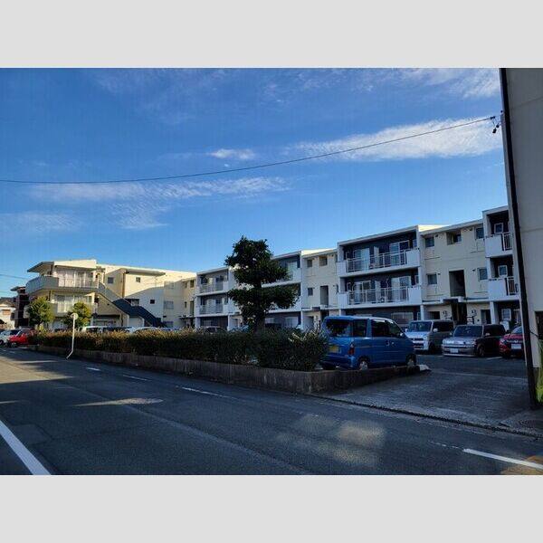 平川ガーデンハイツ 建物画像