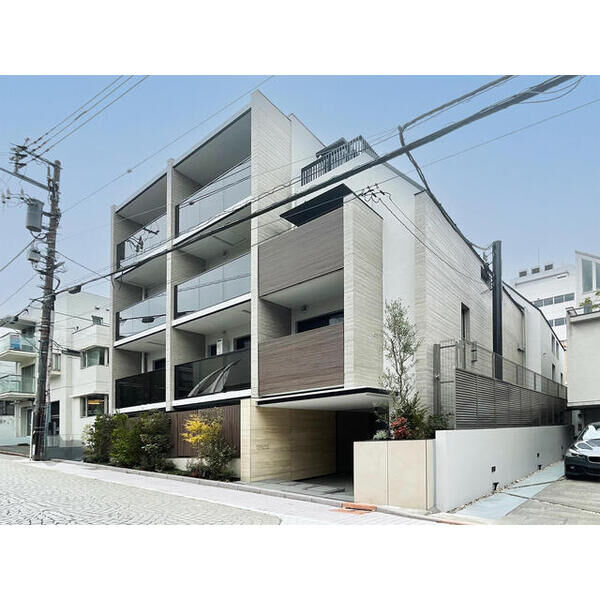 ORME COURT YOTSUYA