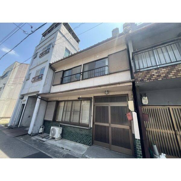坂井町貸家