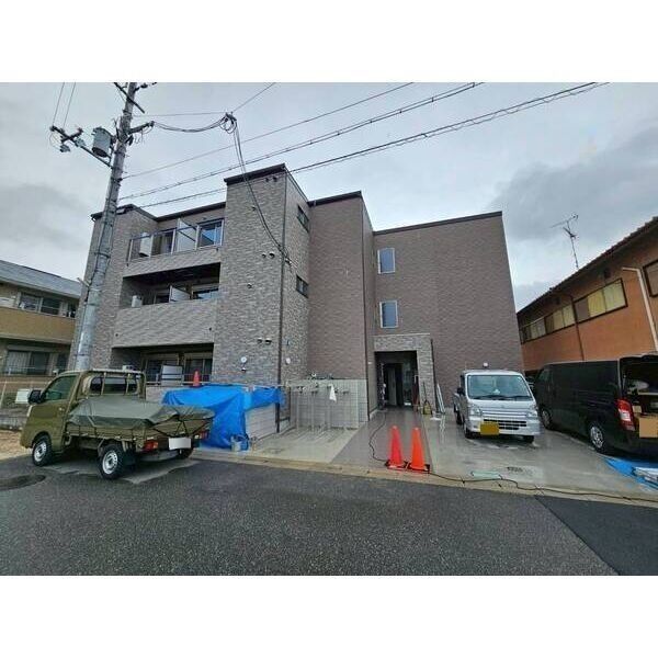 若松町エヌエム・キャトフ・ヴァン・ディズヌフ 建物画像