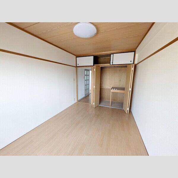 ロイヤルマンションHAMADA 室内写真1