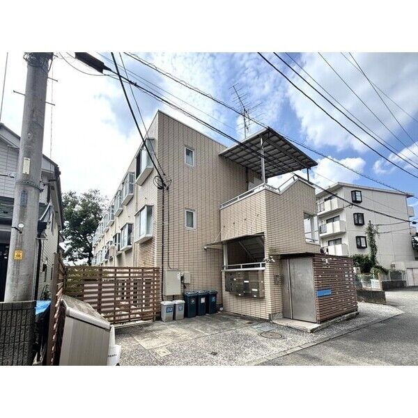 ARK HOUSE F