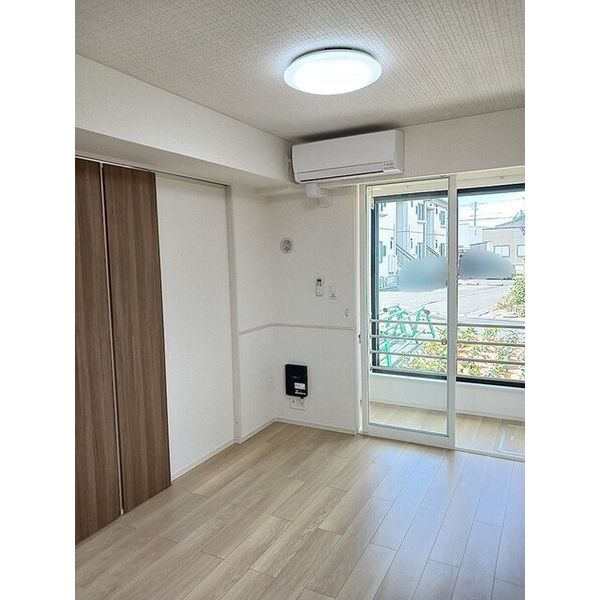 ヒカルサ磐田国府台 室内写真1