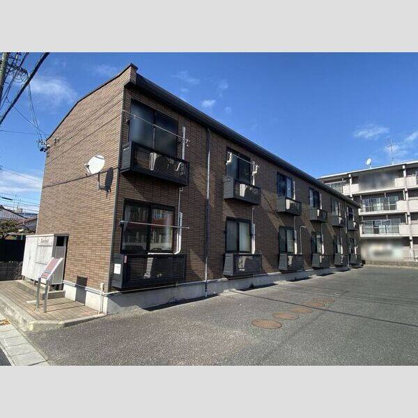 レオパレスレザン 建物画像