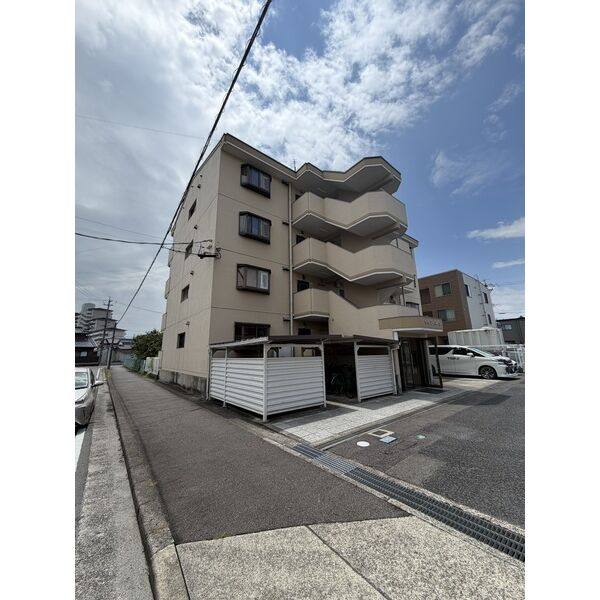 セピアパレス 建物画像
