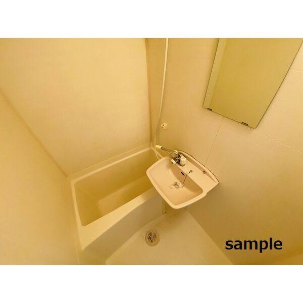 Surplus Vis-a-Vis B 室内写真9