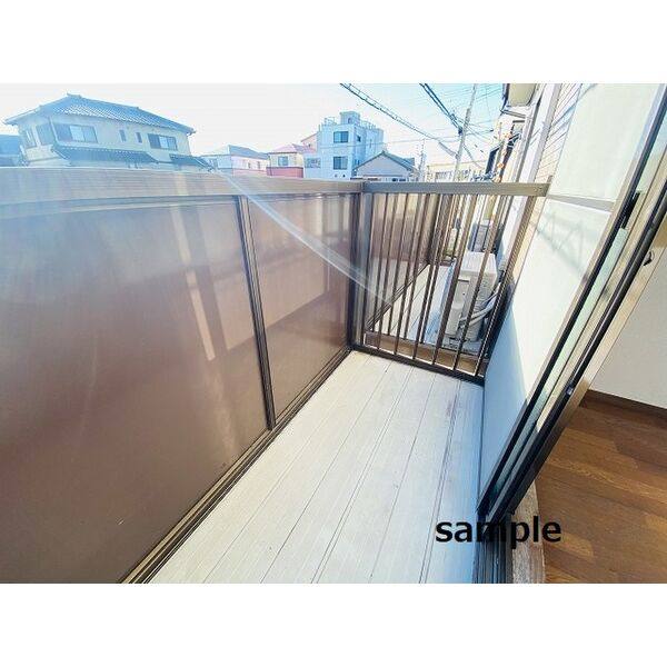 Surplus Vis-a-Vis B 室内写真4
