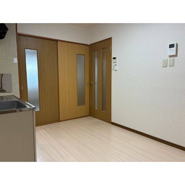 Surplus　Two　TERASHI 室内写真1