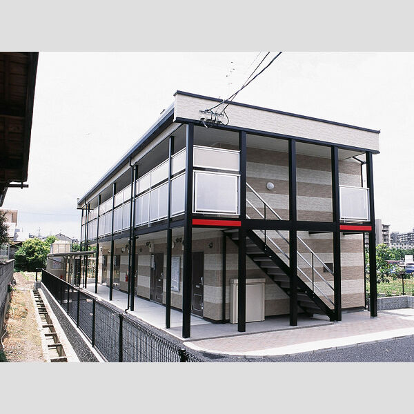 レオパレスPine 建物画像