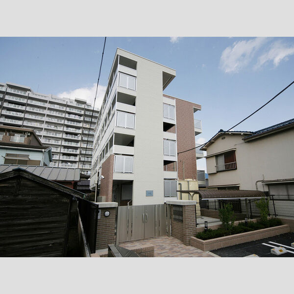 レオパレスアルス中央
