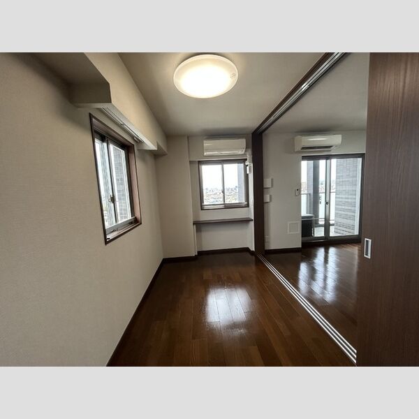プレミアム菱屋西 室内写真1