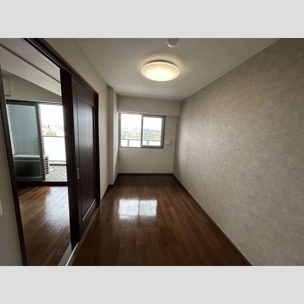 プレミアム菱屋西 室内写真2