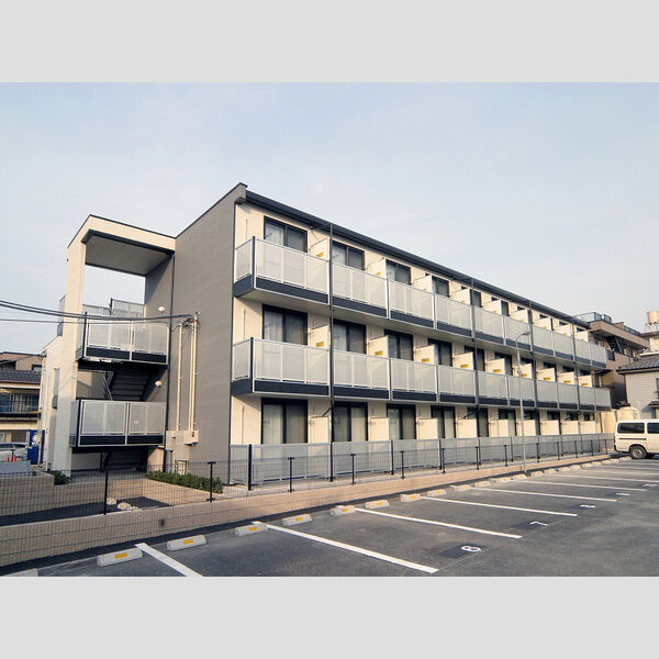 レオパレスフリーダムベッセルⅣ 建物画像