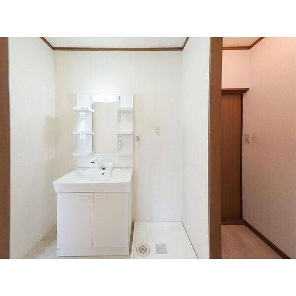コンビニ、スーパー 、銀行至近の瑞穂市の6DK戸建 室内写真6