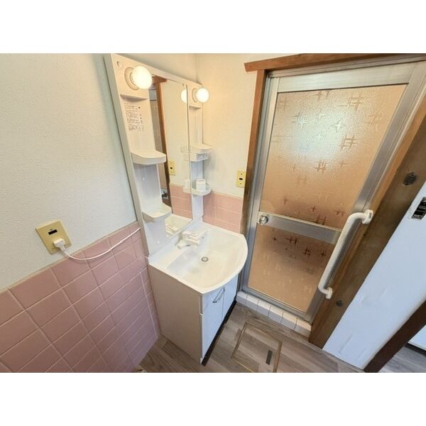 伊加賀南町連棟貸家 室内写真2