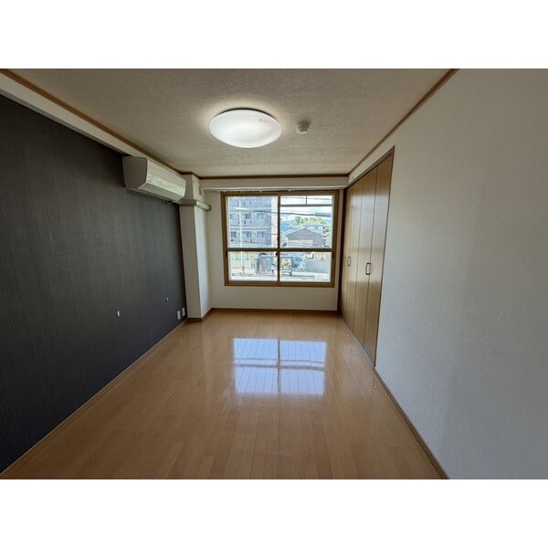 なんでもご相談ください!) 室内写真1