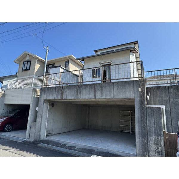 桑名市藤が丘1丁目庭付きガレージハウス