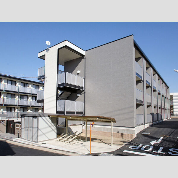 レオパレスα 建物画像