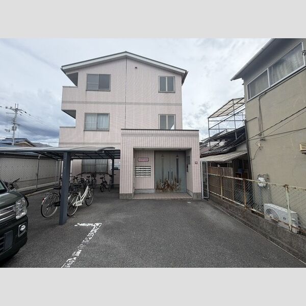 エストレノ 建物画像
