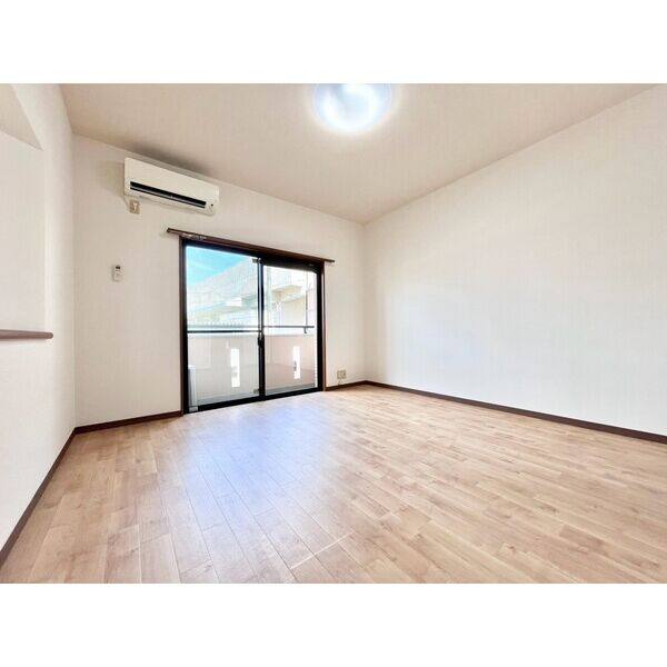 DWELL GOKENYA 室内写真3