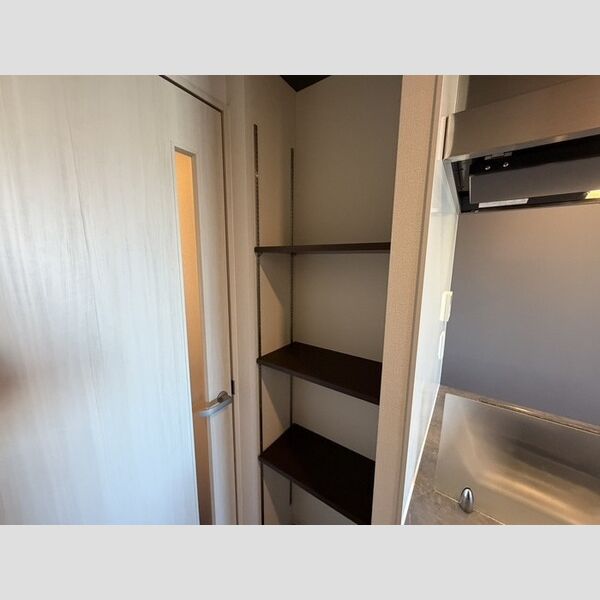 プレミアム菱屋西 室内写真9
