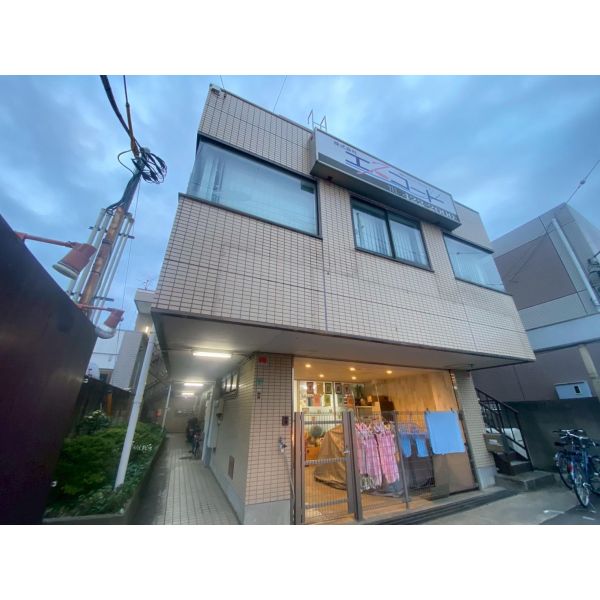 エスコートビル