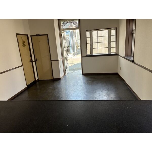 鷹殿 住居付き店舗・事務所 室内写真2